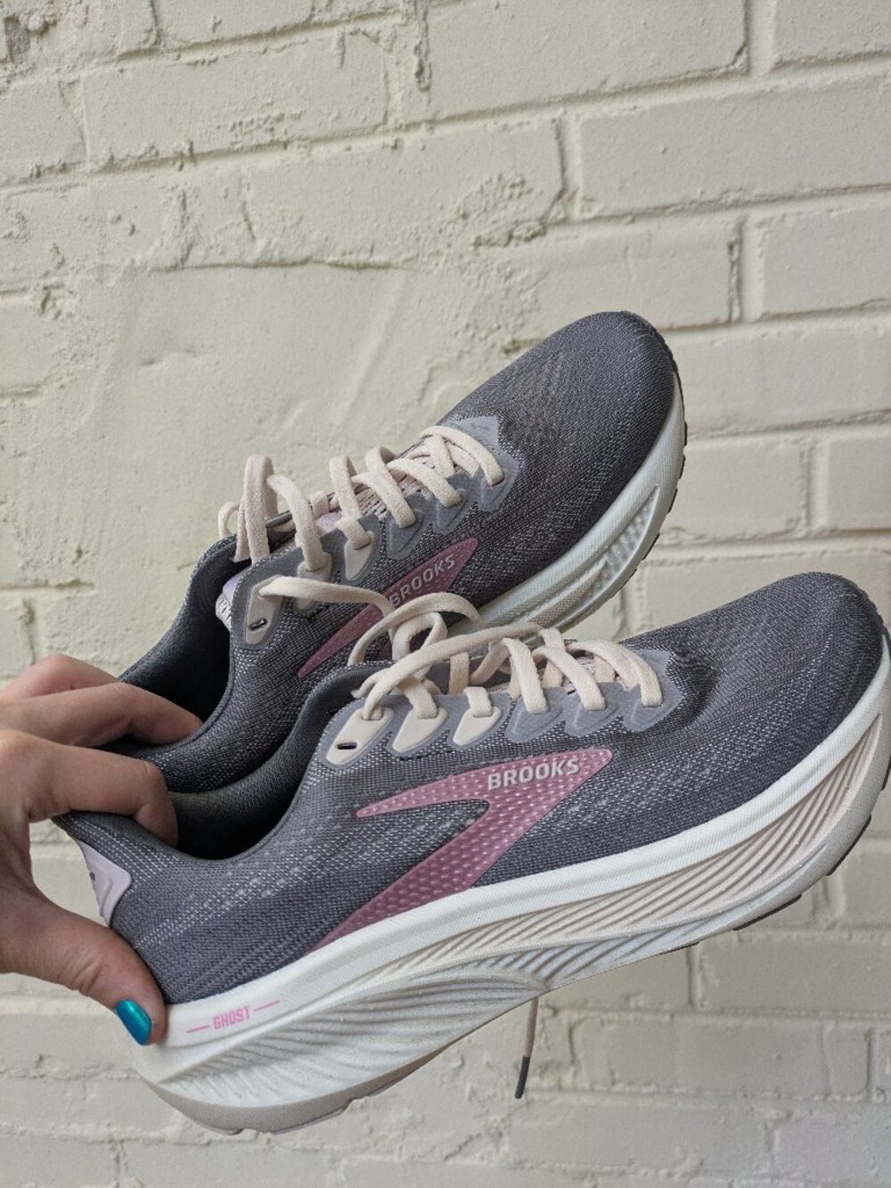 Brooks Ghost 17 women's size 7 running shoes